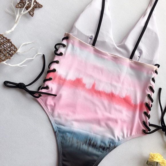 ❤️Laced Up One Piece Swimsuit - Picture 6 of 7